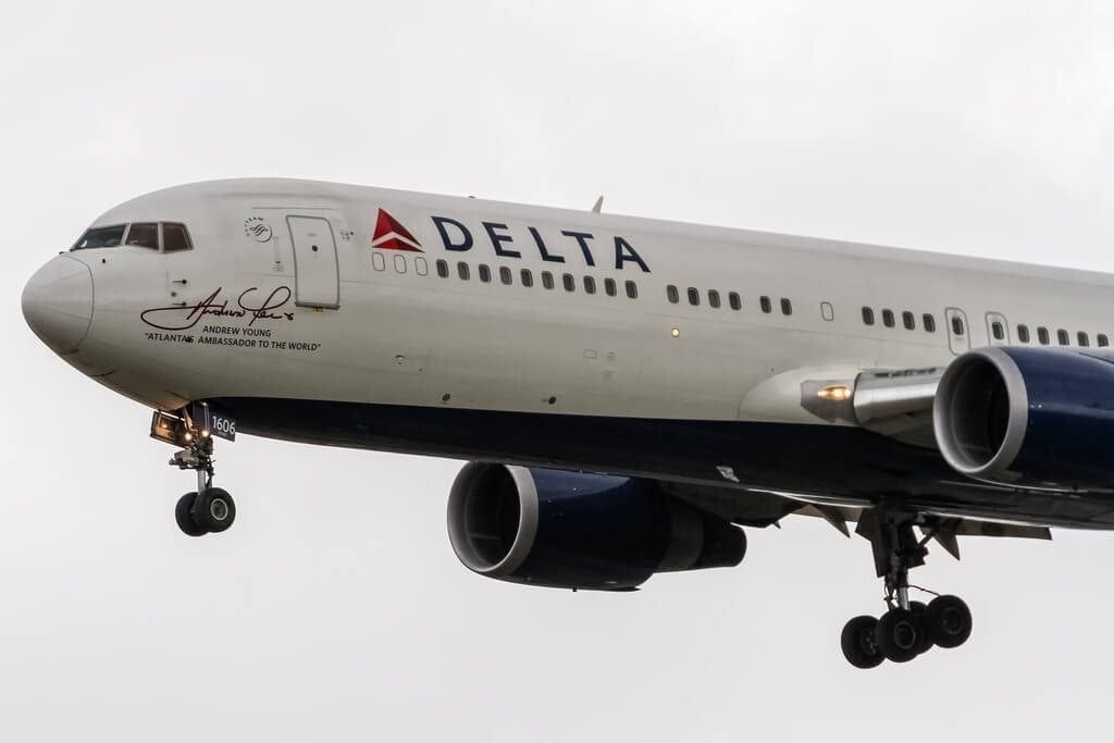 Delta Plane (c) 2015 Oliver Holzbauer