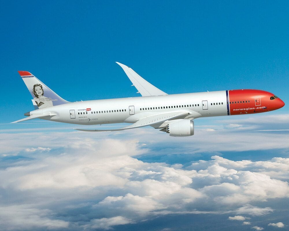 99 bucks BOS LGW Dreamliner K66450 - Norwegian_7879_Flight_R_PR300_1213