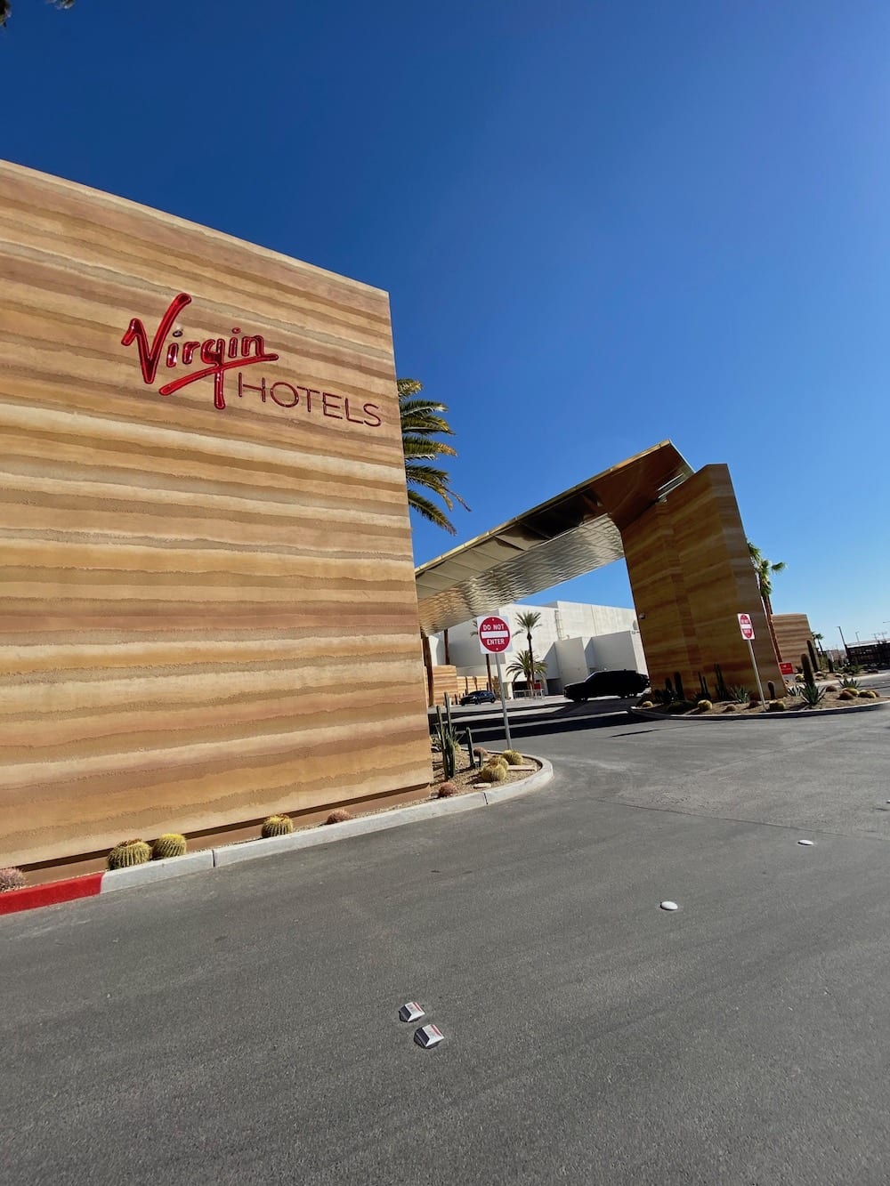 [First Impressions and Pics] Virgin Las Vegas TravelZork