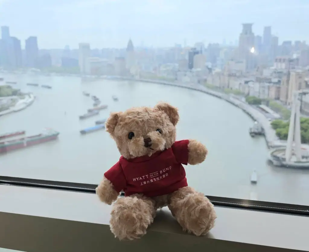 Status Signals -Hyatt On The Bund