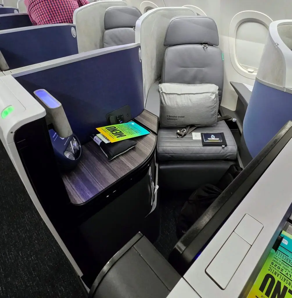 Status Signals - Jetblue Mint